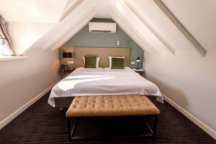 Room 54 of 144