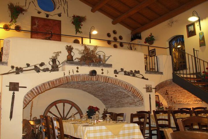 Dining 20 of 38