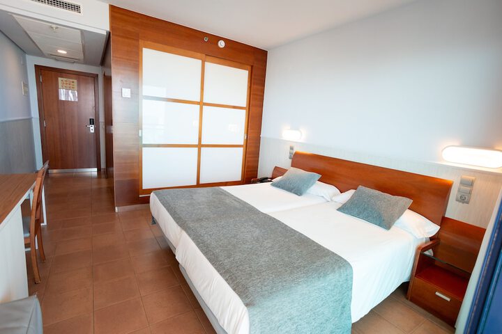 Room 5 of 31