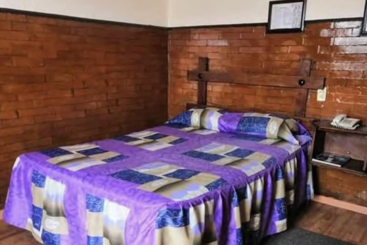 Room 2 of 8
