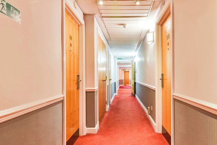 Ballroom/Hall 41 of 55