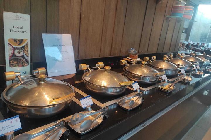 Breakfast buffet