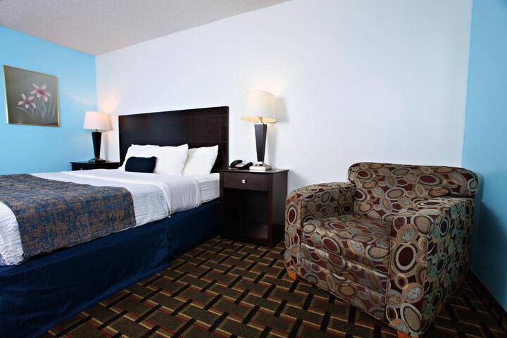 1 King Bed (1 of 6)