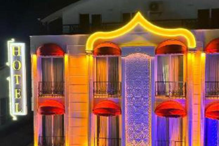 RED CASTEL HOTEL
