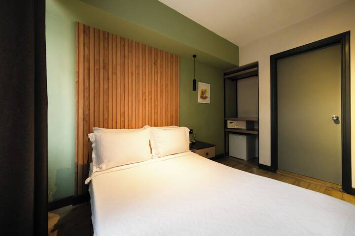 Room 16 of 82