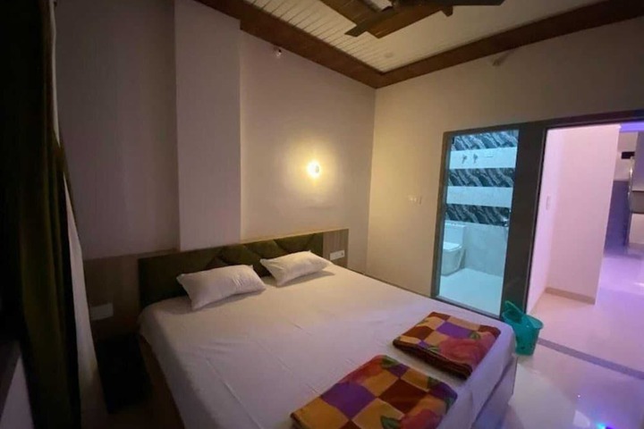 Room 16 of 42