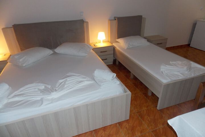 Room 7 of 17