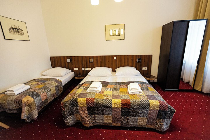 Room 15 of 94
