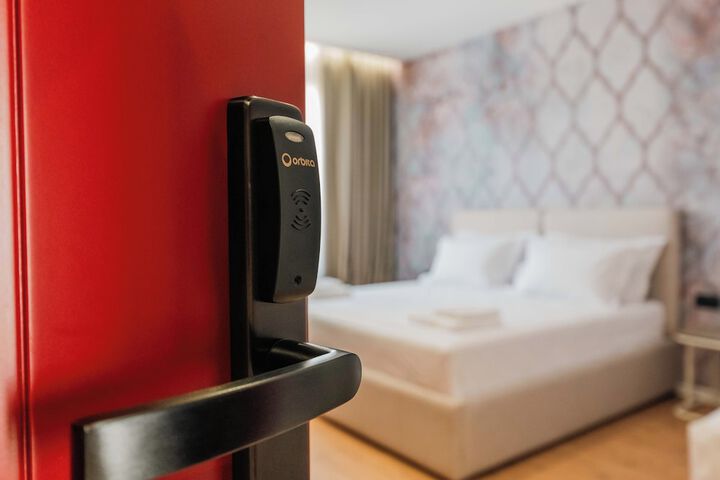 Room 28 of 86