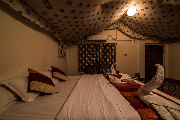 Room 4 of 50