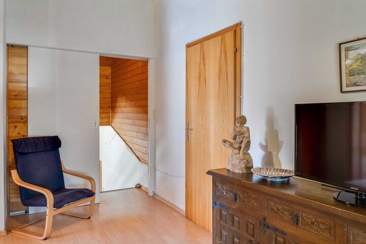 Room 9 of 36