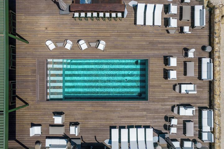 Pool 25 of 49