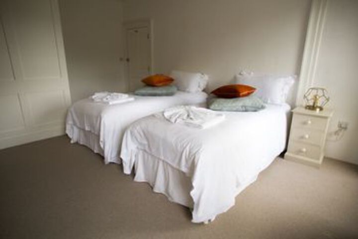 Room 33 of 71