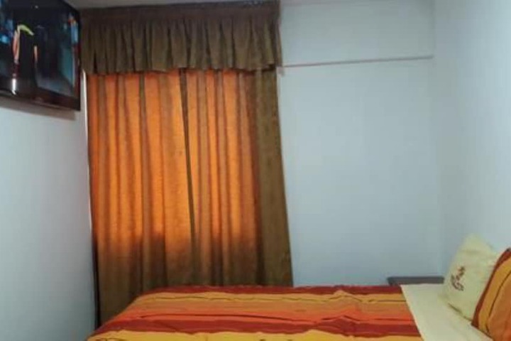 Room 7 of 9