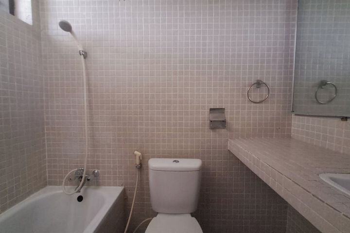 Room 54 of 79