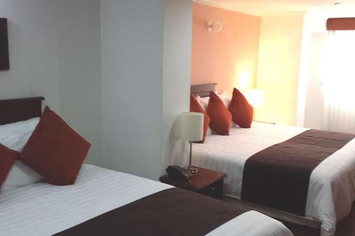 Room 4 of 73