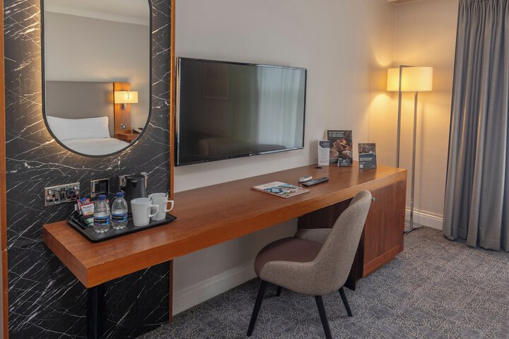 Room 13 of 52