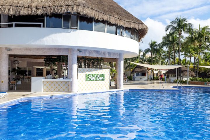 Pool Hotel