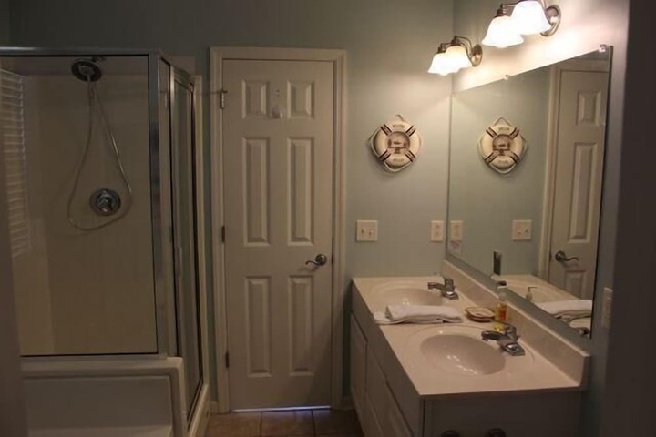 Room 9 of 14