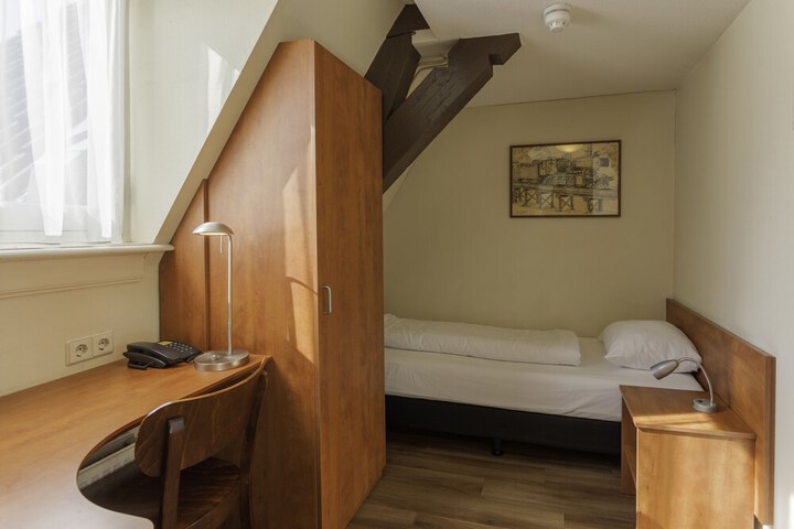 Room 26 of 118