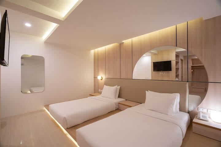 Room 11 of 63