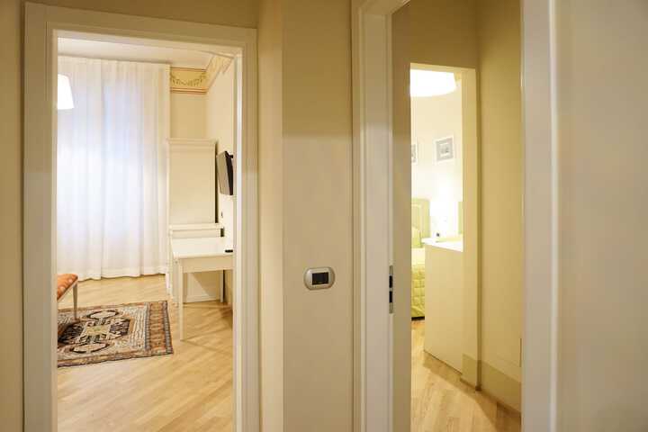 Room 53 of 60