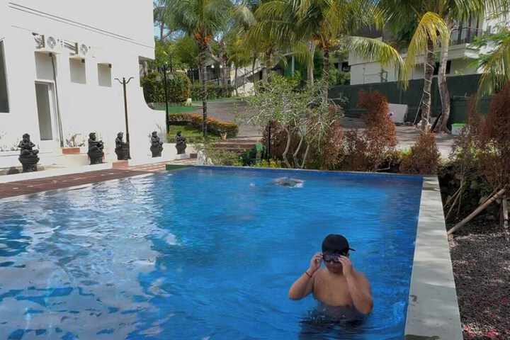 Pool 27 of 44