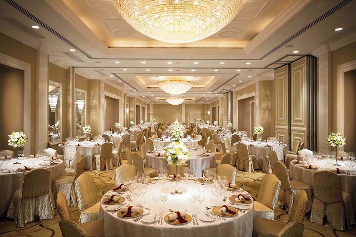 Ballroom/Hall 37 of 51