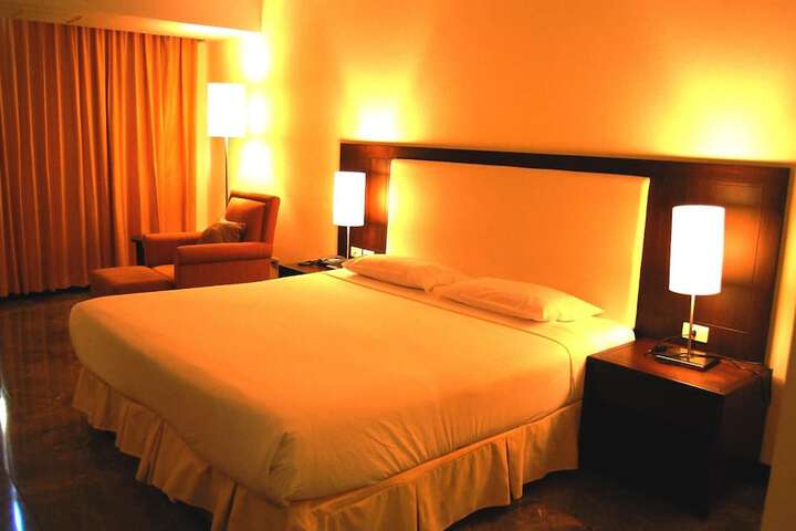 Room 21 of 43