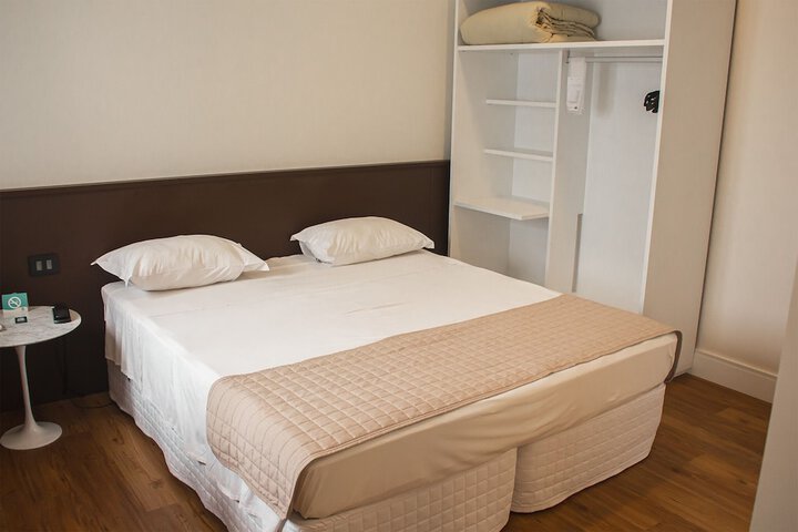 Room 10 of 41