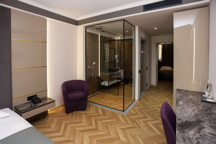 Room 16 of 45