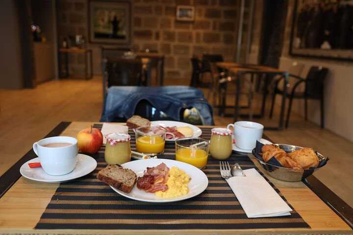 Breakfast/Coffee Service 62 of 86