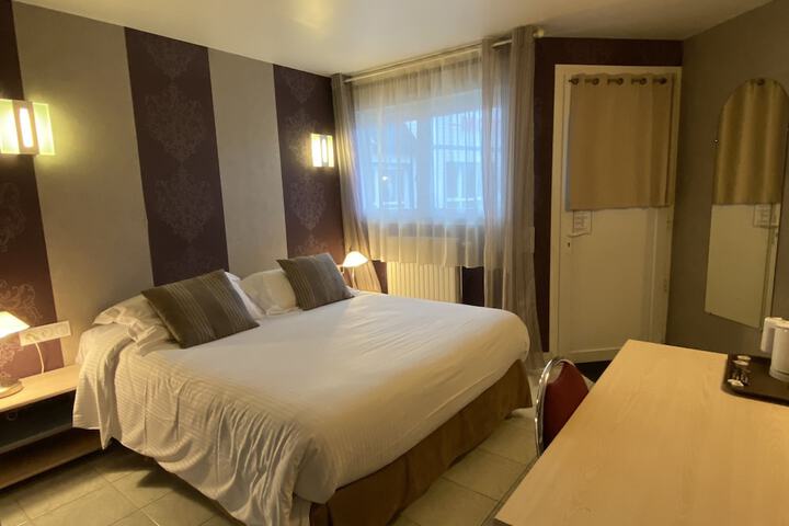 Room 16 of 93