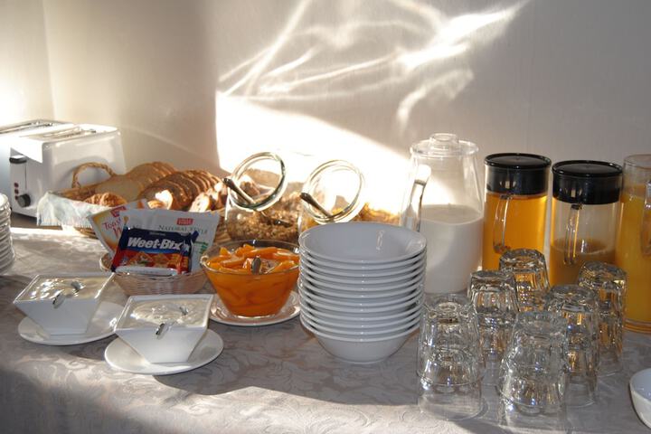Breakfast/Coffee Service 22 of 40