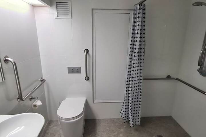 Room 52 of 85