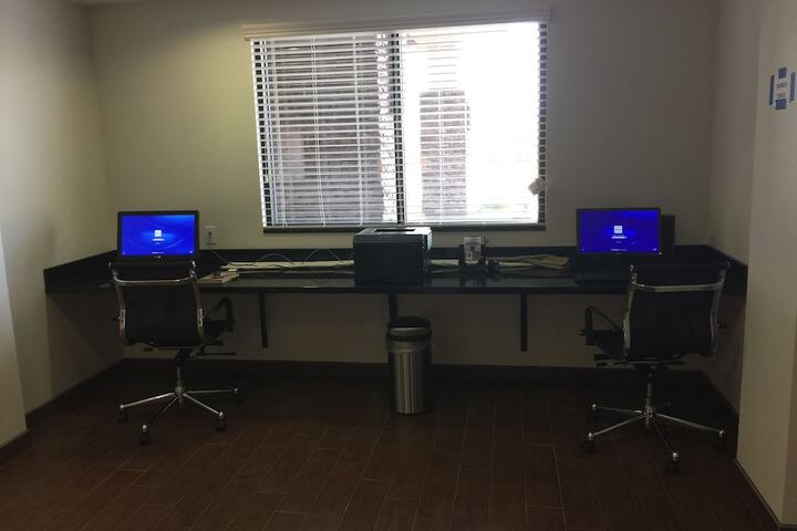 Business Center 53 of 61