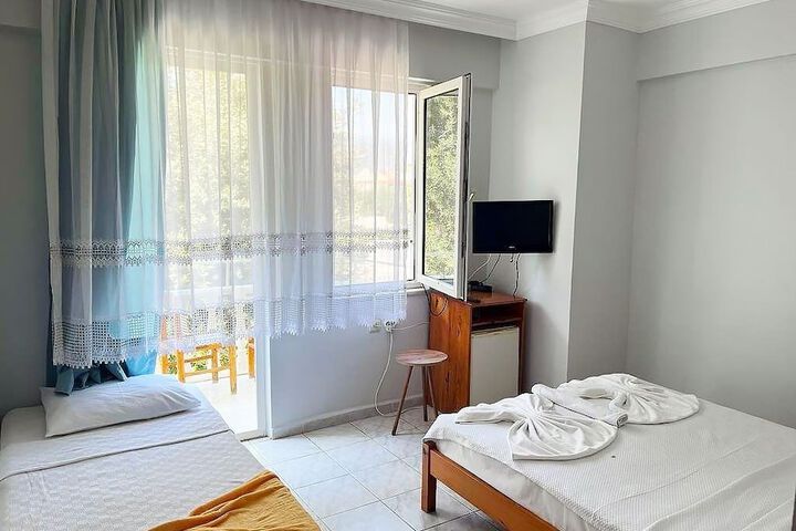 Room 6 of 19