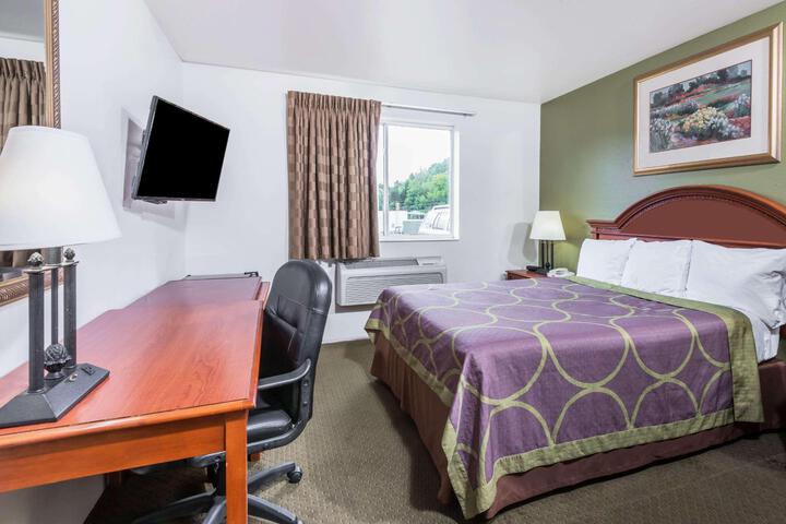 2 Double Beds (8 of 15)