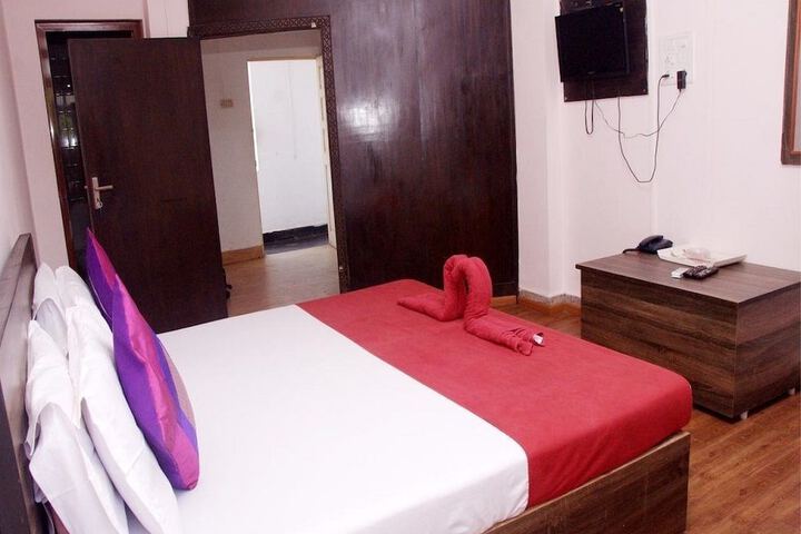 Room 8 of 11