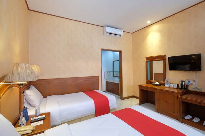 Room 4 of 18