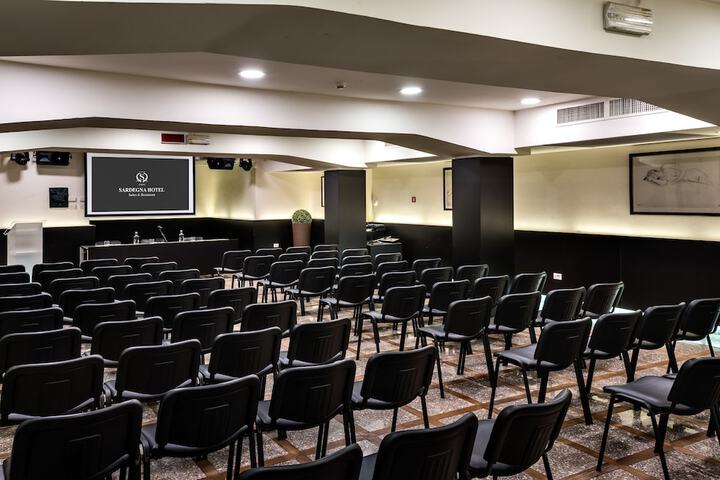 Business Center 143 of 159