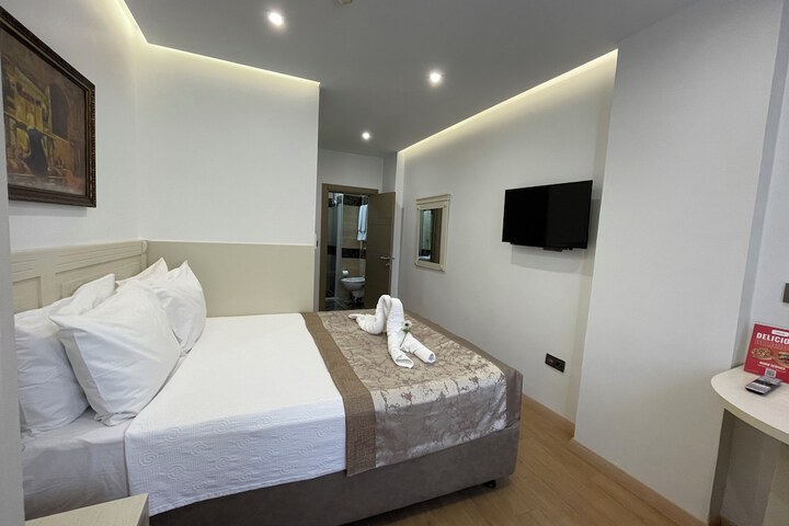 Room 14 of 53