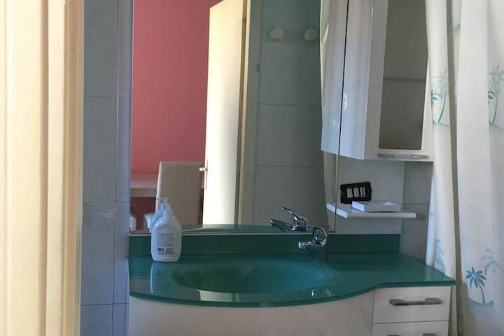 Room 18 of 18