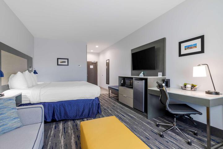 Standard King Bed Accessible (1 of 19)