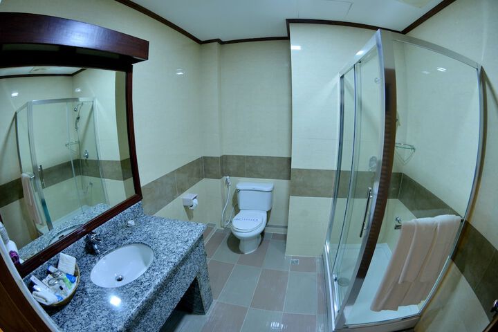 Room 16 of 35