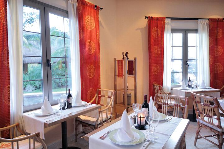 Dining 53 of 77