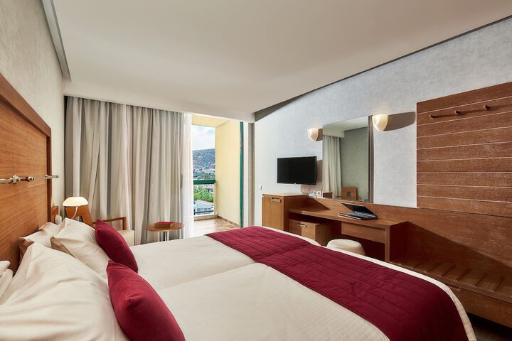 Room 20 of 142