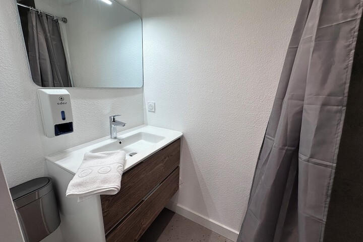 Room 10 of 17