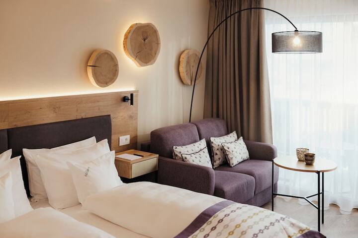 Room 3 of 49