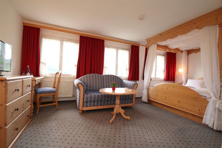 Room 12 of 51